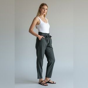 Loness Black Paperbag Waist Tapered Pants Tie Belt Women’s Size L 8/10